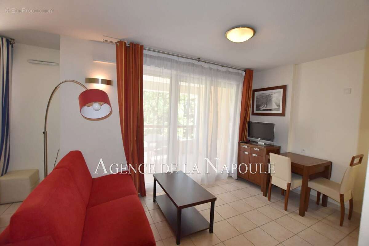 Appartement à MANDELIEU-LA-NAPOULE
