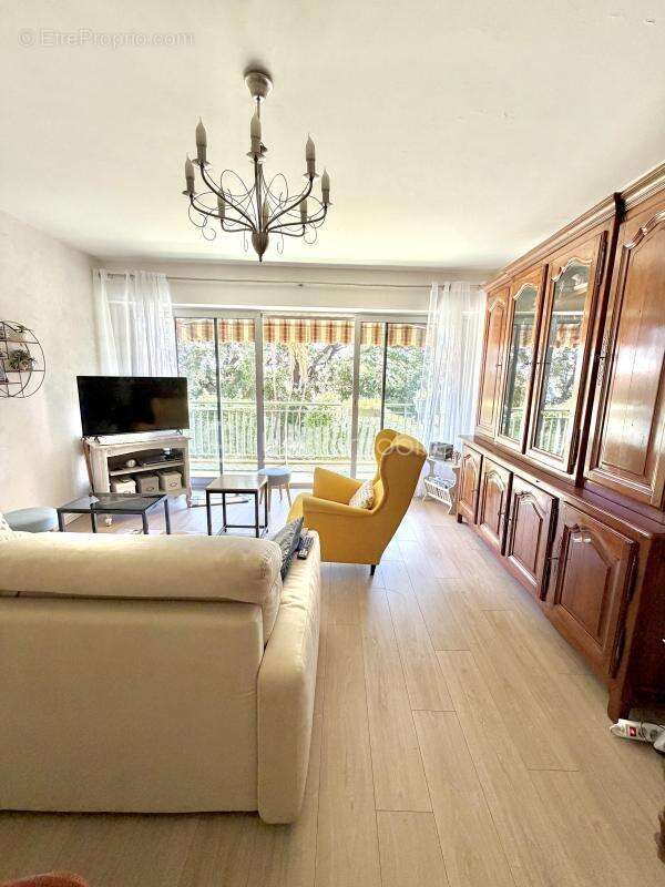 Appartement à SIX-FOURS-LES-PLAGES