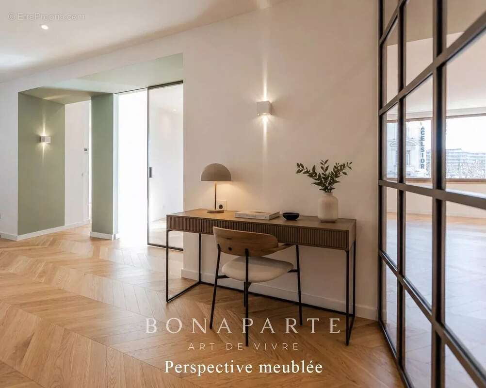 Magnifique cachet pour cet appartement T3 de 107m² situé en plein centre-ville à moins de 50m de la mer - photo 4
