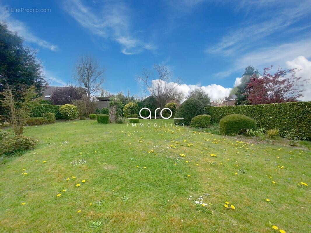 Terrain à MERIGNIES