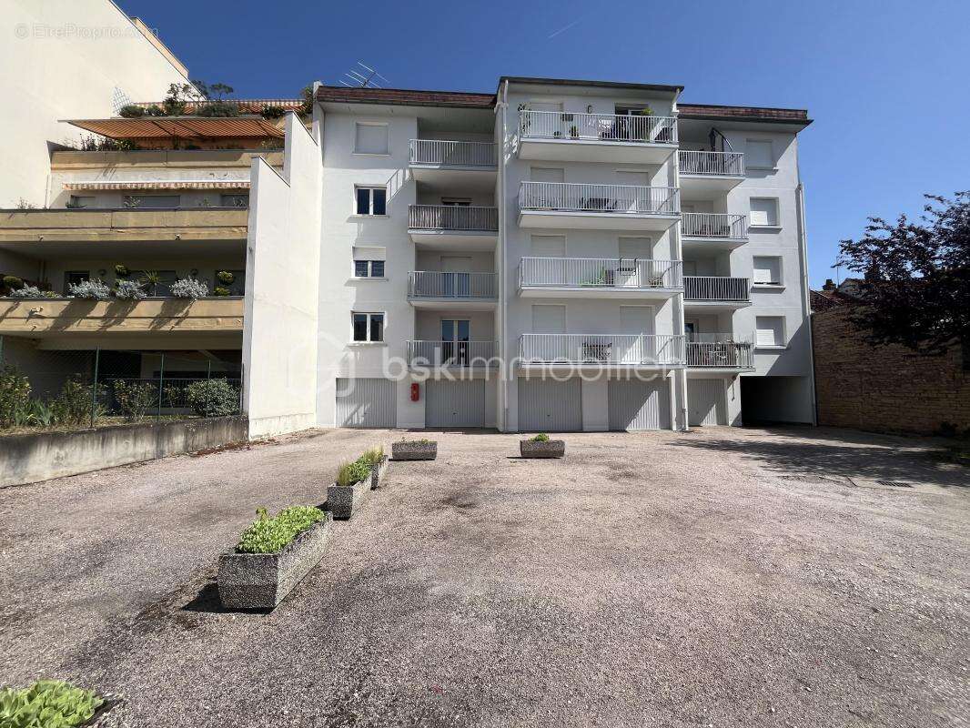 DIJON Montchapet : Appartement T3 65m² 2 chambres, balcon, ascenseur, place de parking - photo 3