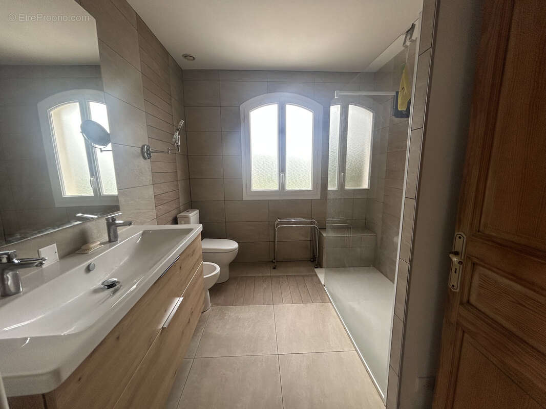 Magrie - Villa de plain-pied sur terrain arboré de 4709m2- Piscine et dépendances - photo 13