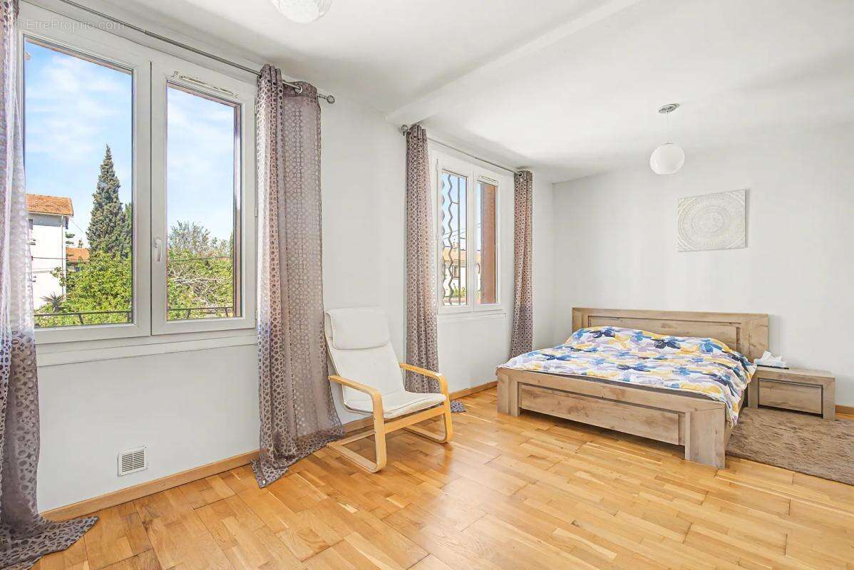 Appartement à MARSEILLE-13E