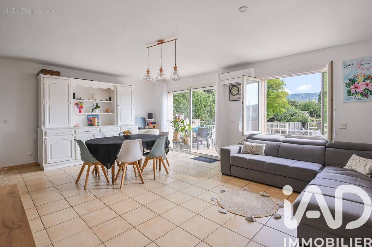 Photo 1 - Maison à CUGES-LES-PINS