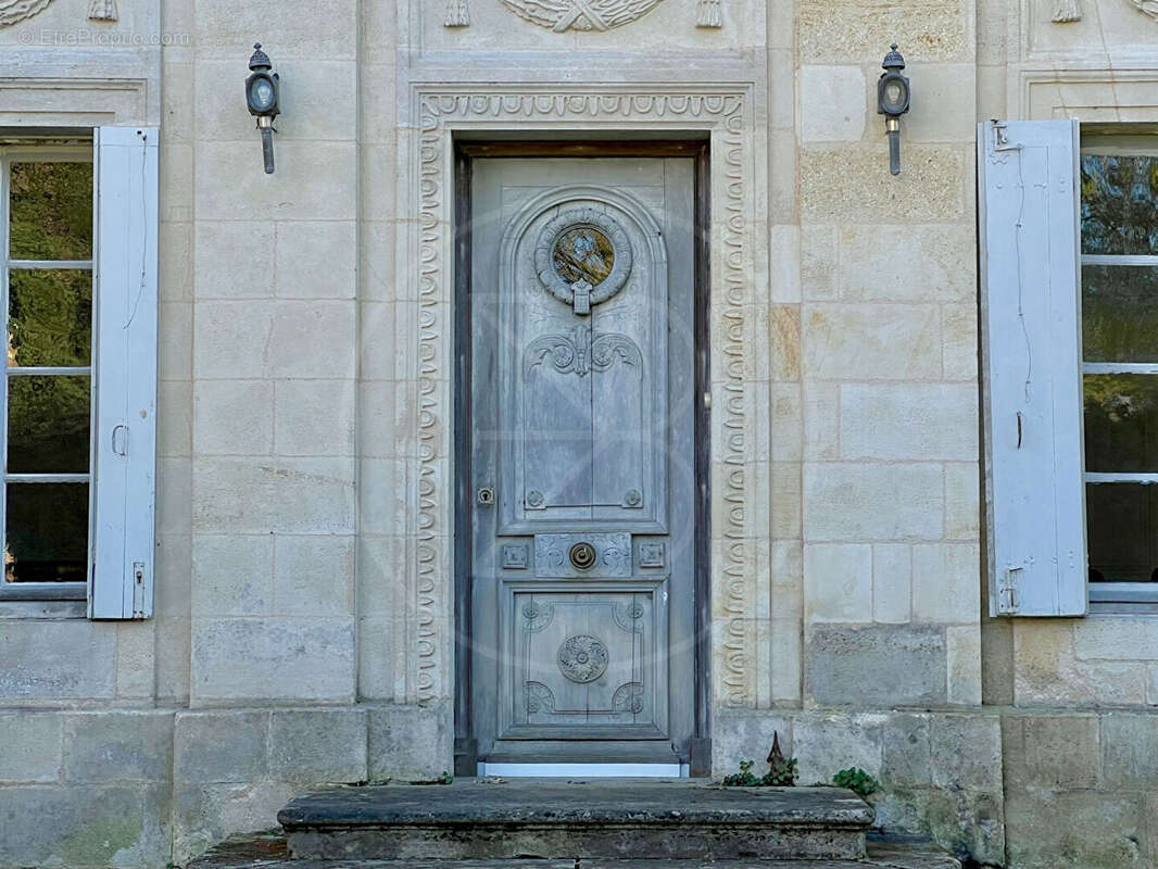Maison à SAINT-EMILION