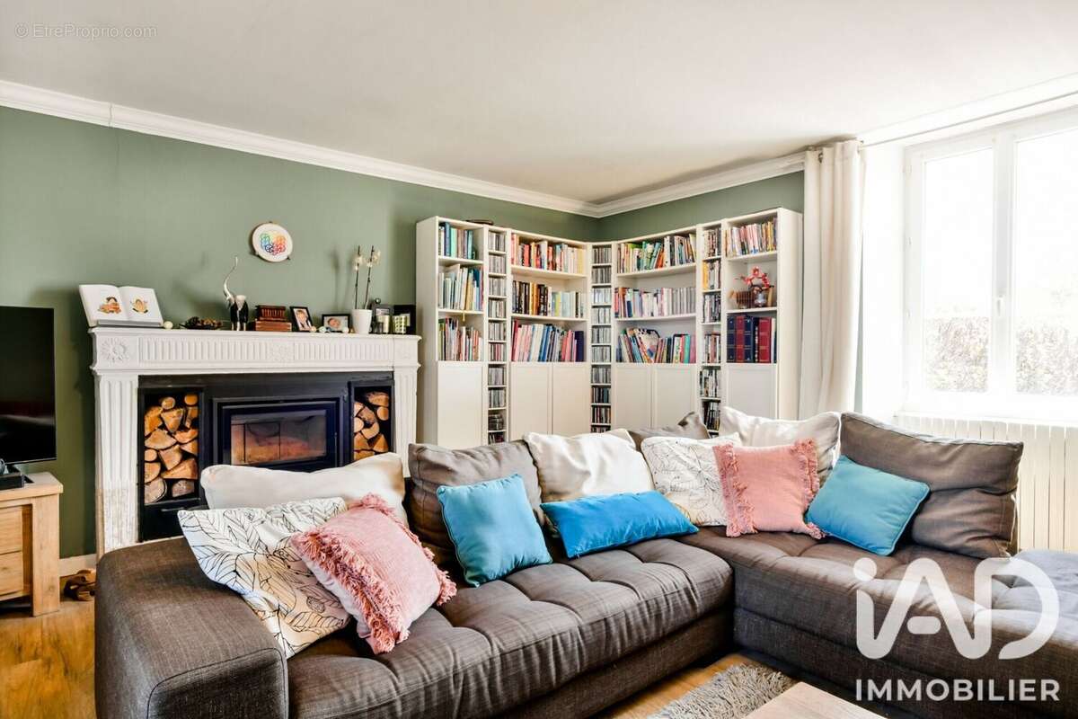 Maison 242 m² à Cherveux  - photo 4