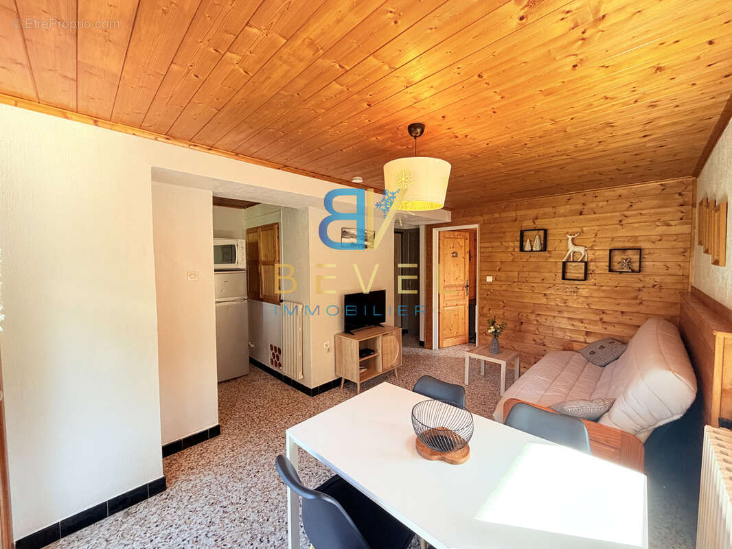 (73) ALBIEZ-MONTROND - Ensemble immobilier 3 logements et murs commerciaux - Hyper-centre du village - Jardins - photo 17