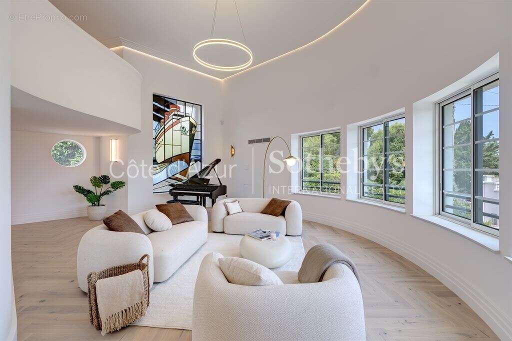 La Garoupe : Villa Art Déco 255 m² avec rooftop piscine - photo 5