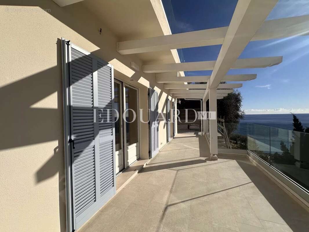 Appartement à ROQUEBRUNE-CAP-MARTIN