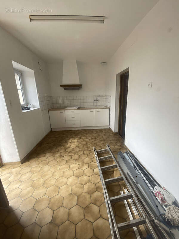 Maison à AILLIERES-BEAUVOIR