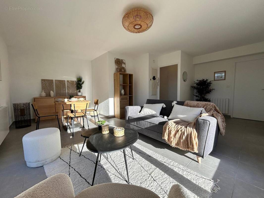   - Appartement à VILLEFRANCHE-SUR-SAONE