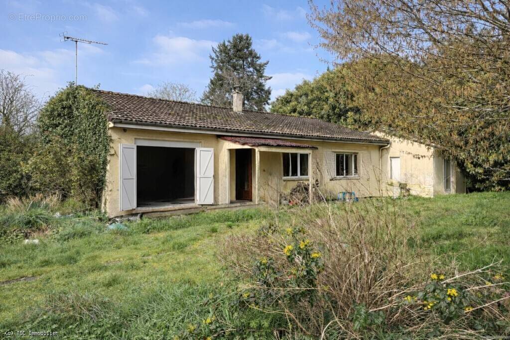 Maison à RUFFEC