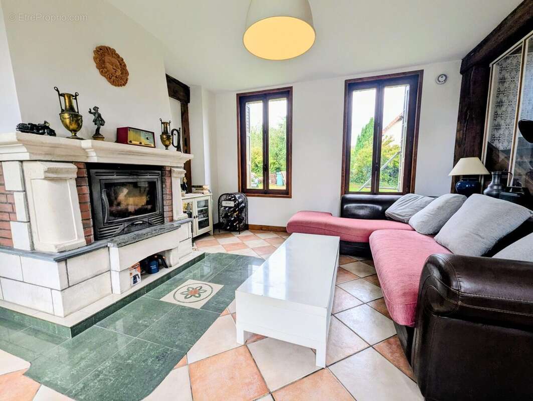 Maison 200 m² à Saint-Ouen-De-Thouberville  - photo 6