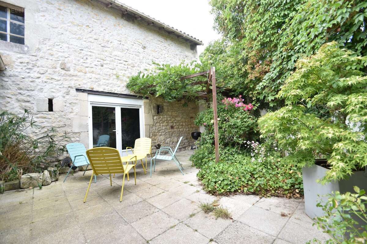 Maison à TONNAY-CHARENTE