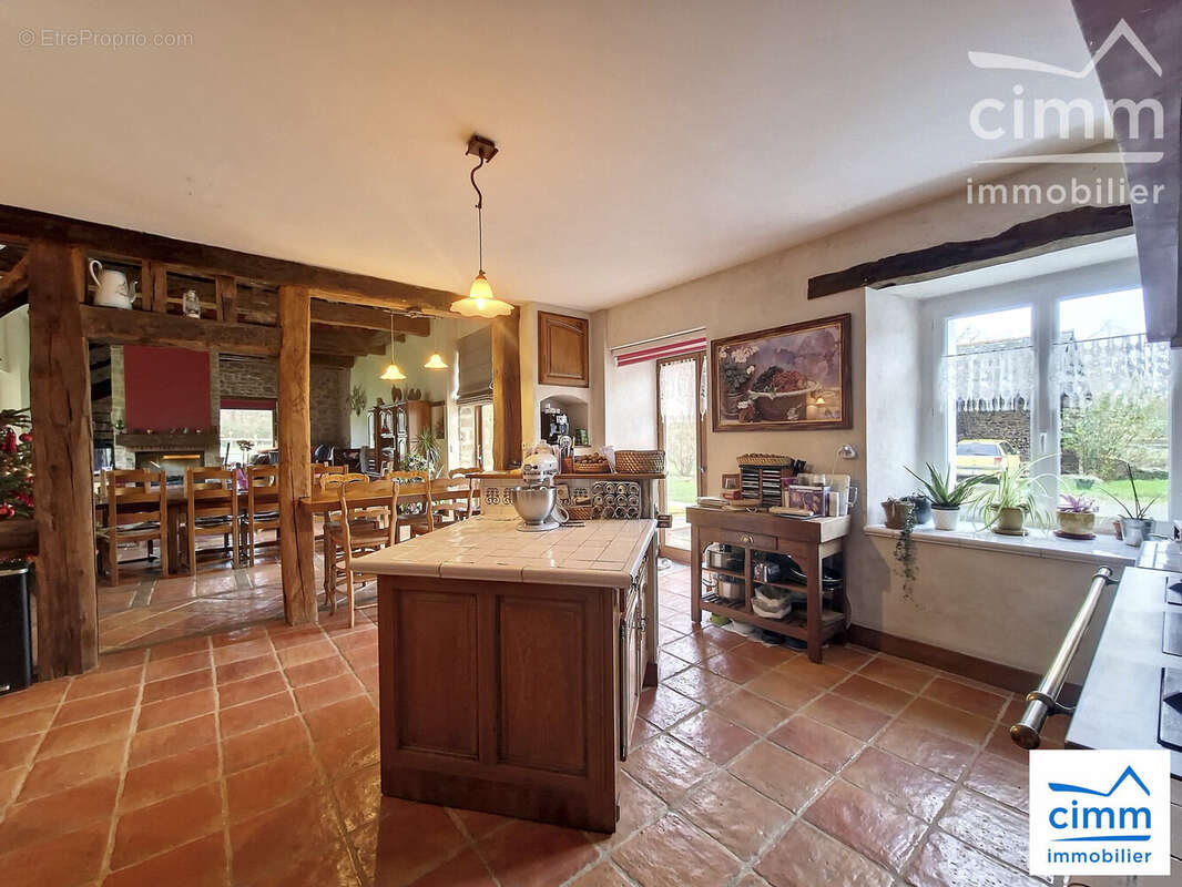 Maison 290 m² à Rennes  - photo 4