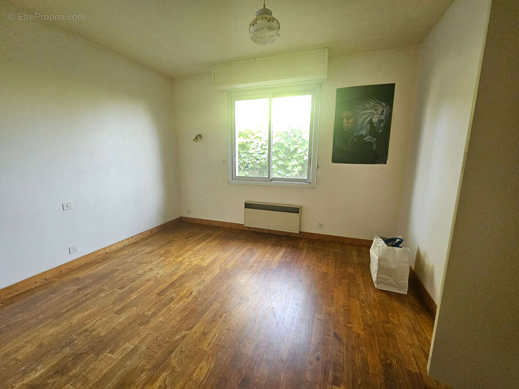 EXCLUSIVITÉ AMANDA - Longère en pierres - 7 pièces - 111 m2 - 5 Chambres - Dépendances - VIGNOC - photo 9
