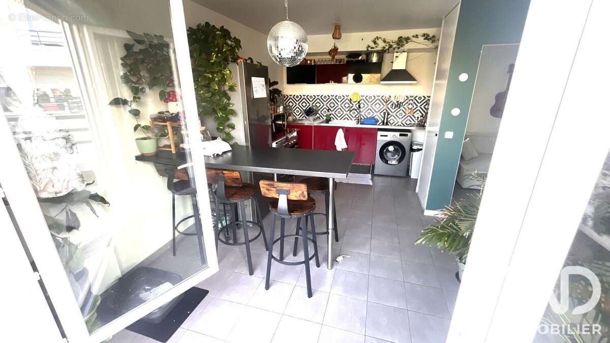 Appartement 47 m² à Villeneuve-Le-Roi  - photo 5