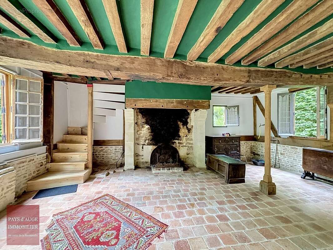 Maison à SAINT-PIERRE-SUR-DIVES