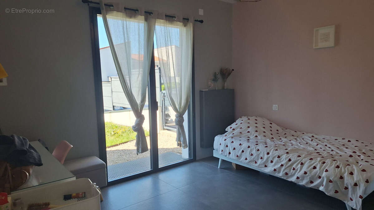 Maison Cournon D Auvergne 5 pièce(s) 132 m2 - photo 18