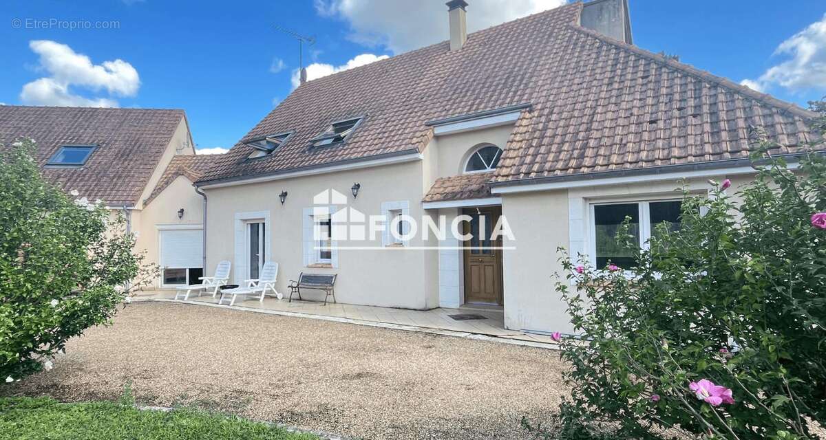 Maison à CERANS-FOULLETOURTE