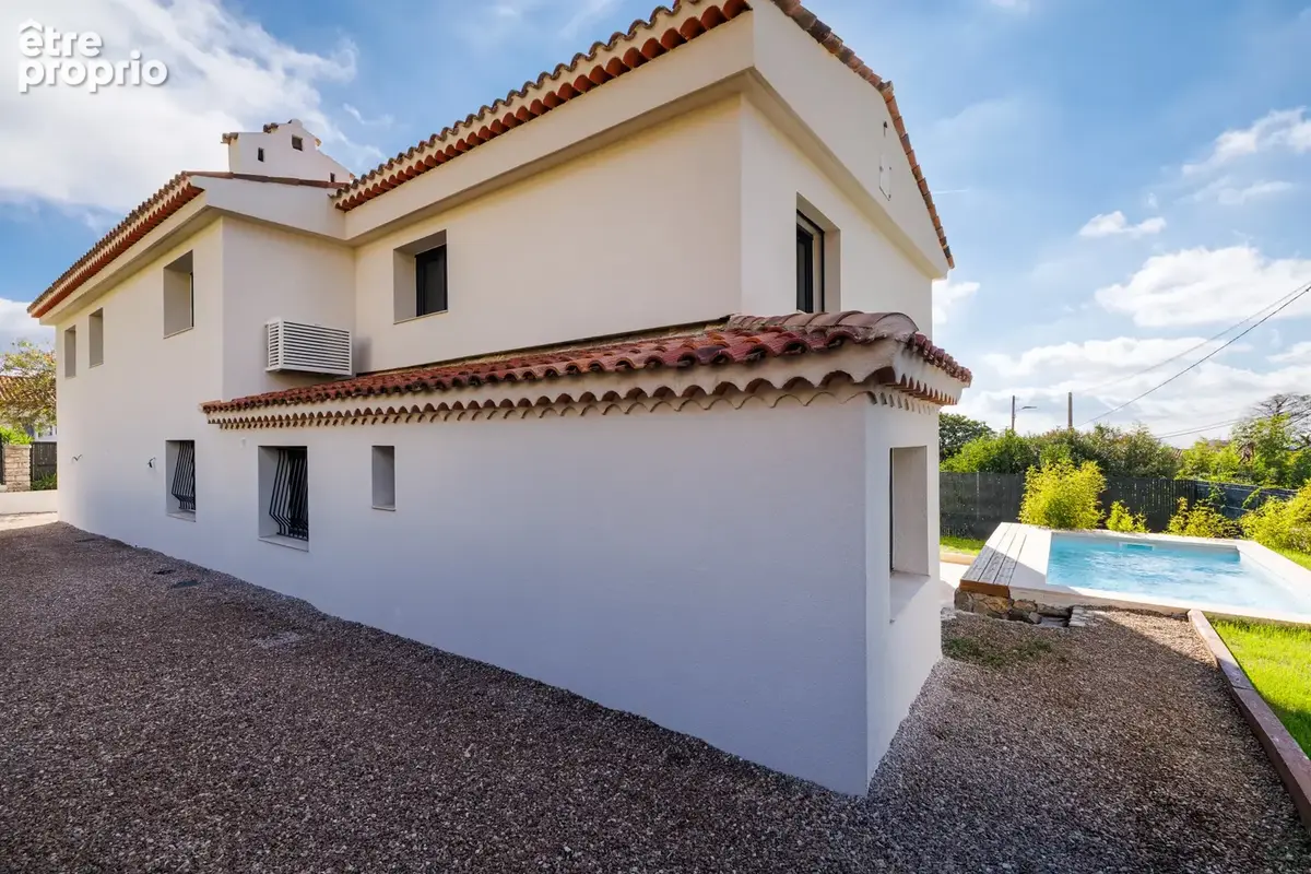Maison entièrement rénovée avec piscine, à 200 m du village - photo 37