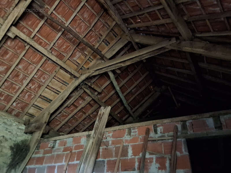 Maison à VILLOSANGES