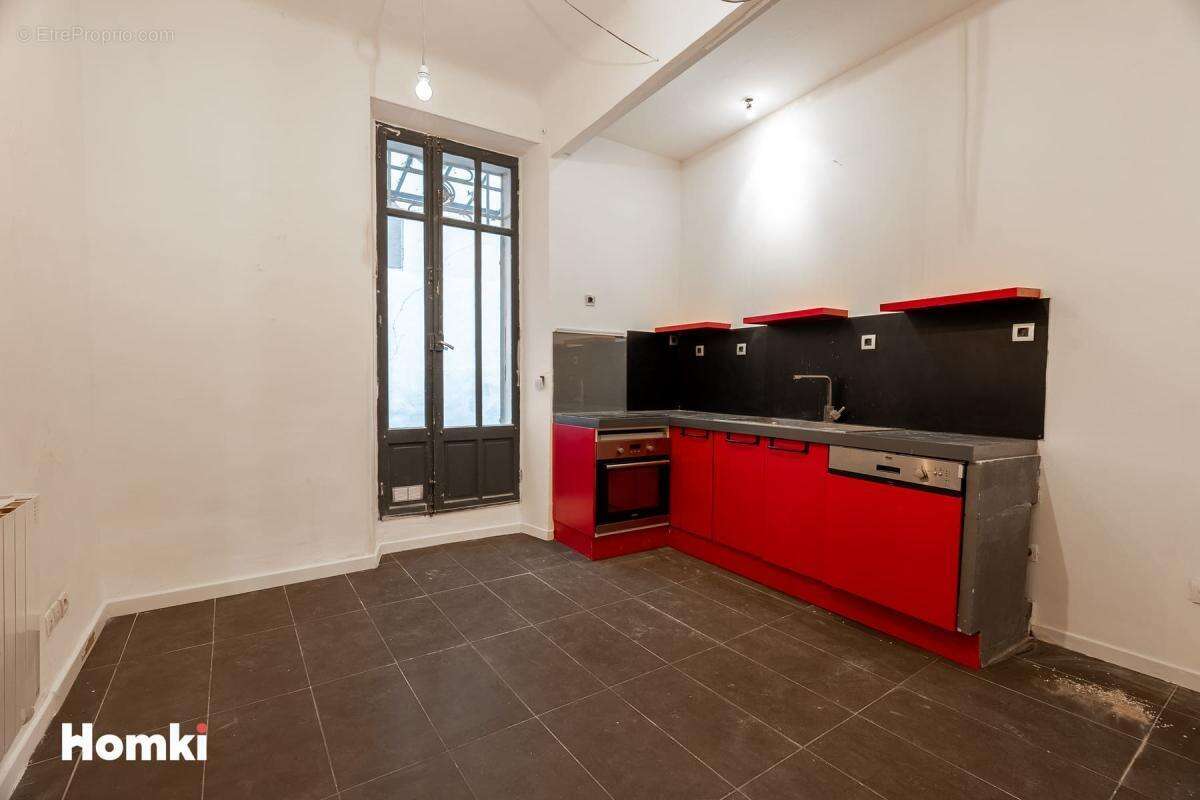 Appartement à MARSEILLE-1E