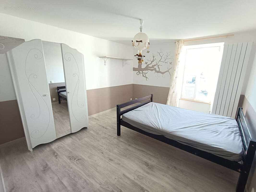 Maison à LES NOUILLERS