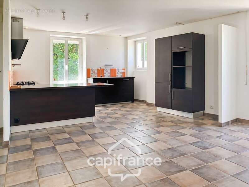 Maison d'environ 81 m² avec sous-sol aménageable de 40 m2 et son jardin de 418 m² – Crozes-Hermitage (26) - photo 9