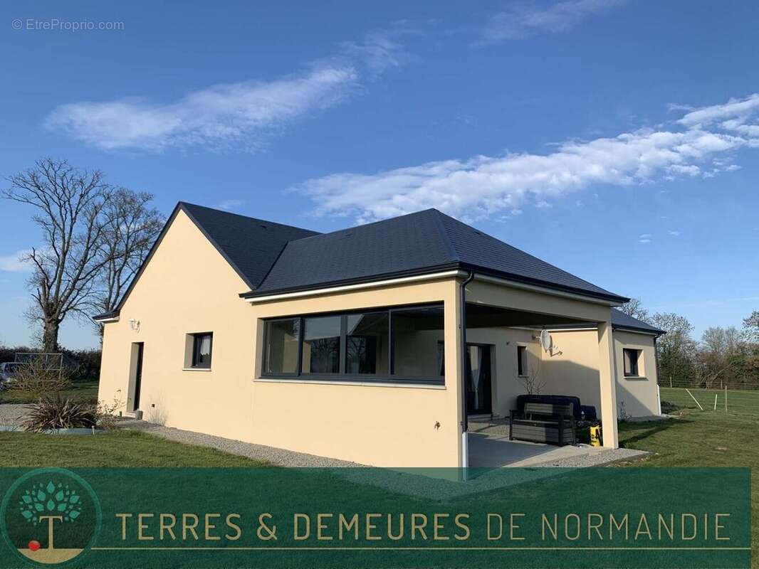 Maison à MORTREE
