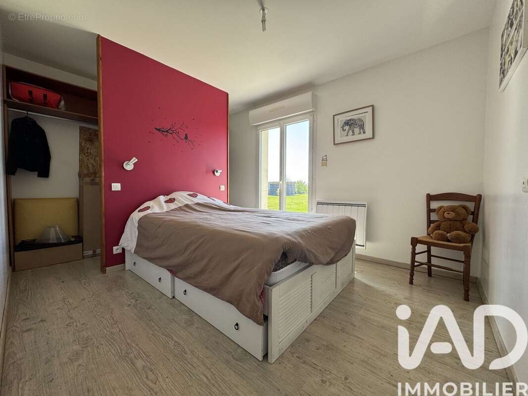 Maison 242 m² à Pruille-L'eguille  - photo 9