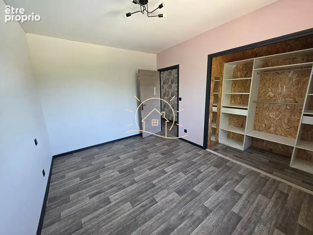 Maison familiale avec piscine et terrain constructible - photo 14