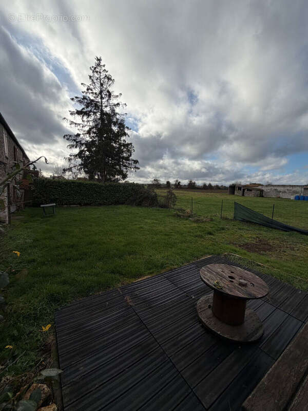 Appartement à LEUDEVILLE
