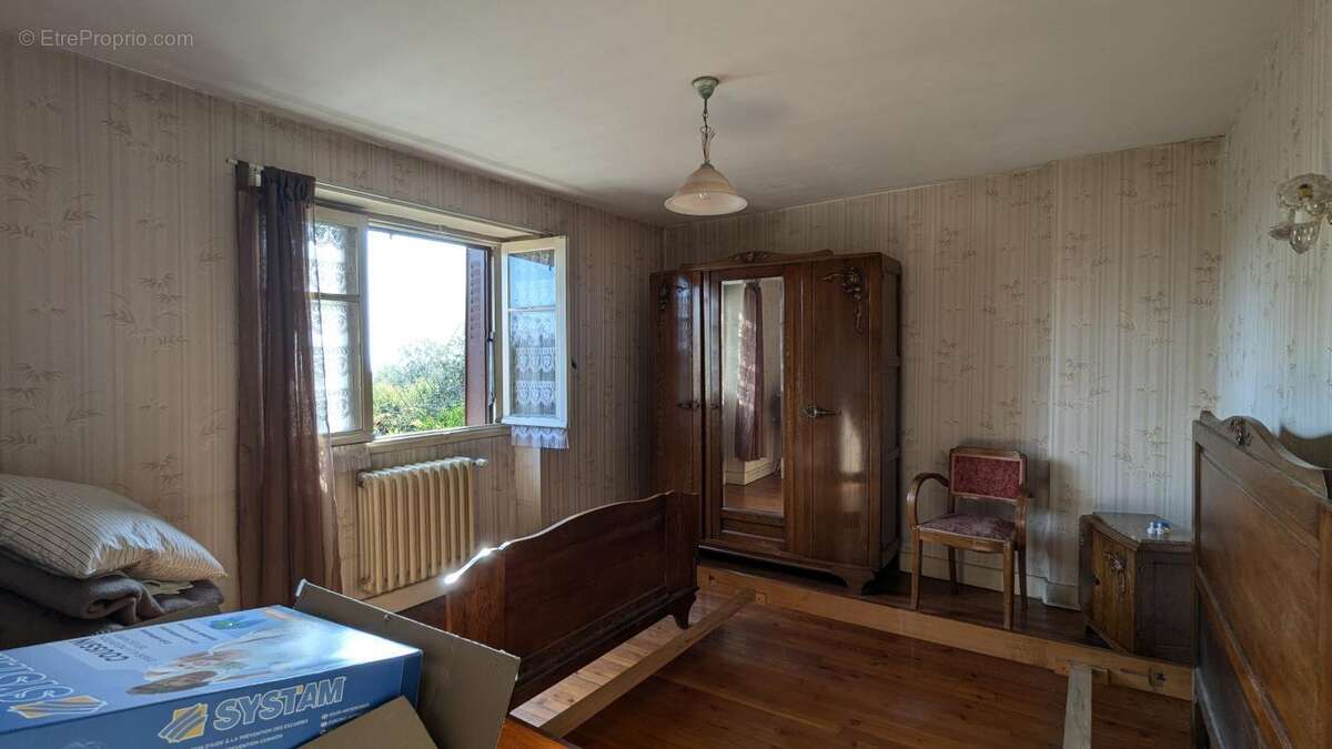 Maison à SAINT-REMY-SUR-DUROLLE