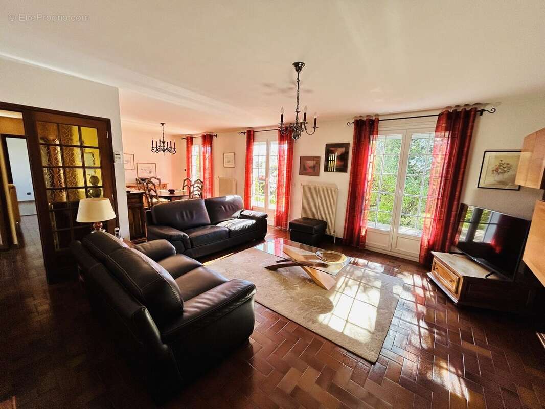 Maison à ECHIROLLES