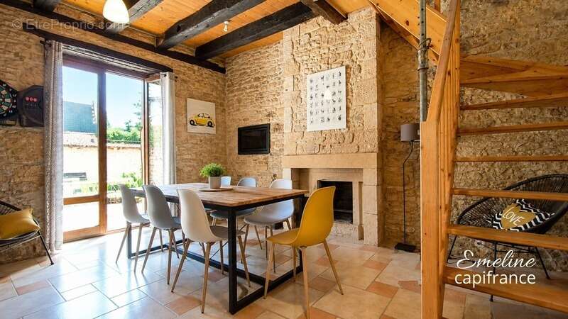 Maison à SALIGNAC-EYVIGUES