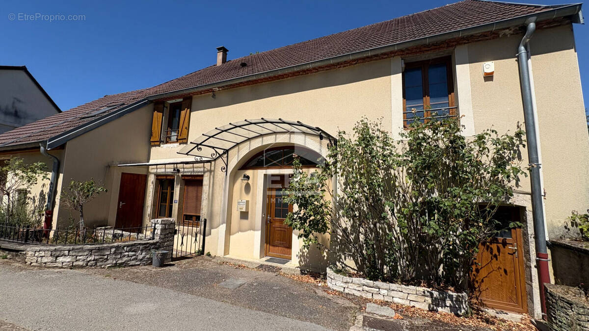 Maison à AUTHUME