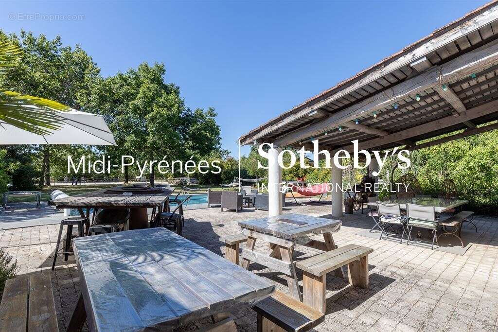 Propriété équestre de 11HA, 3 gîtes et salle de séminaire - photo 7