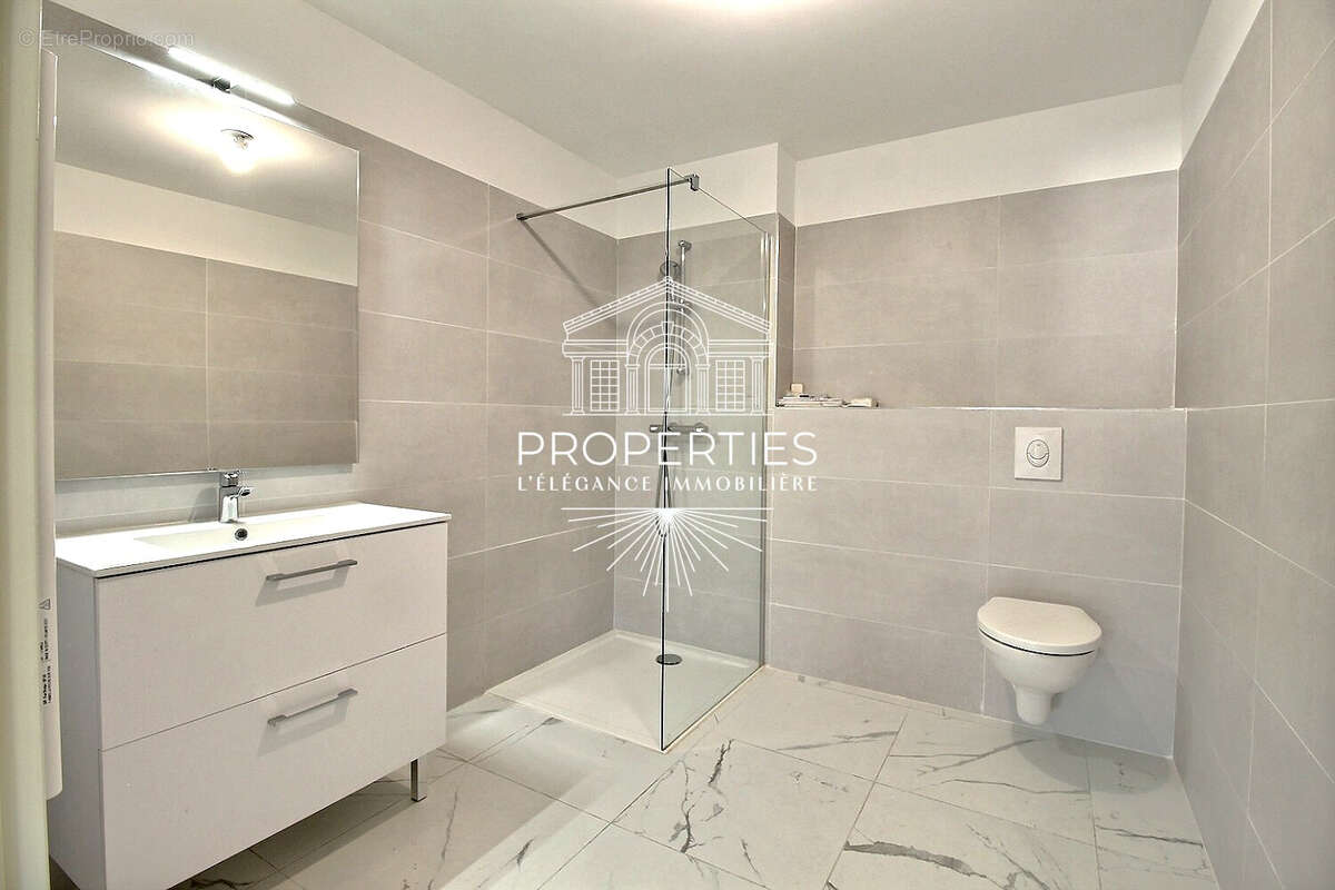 Appartement à BORMES-LES-MIMOSAS