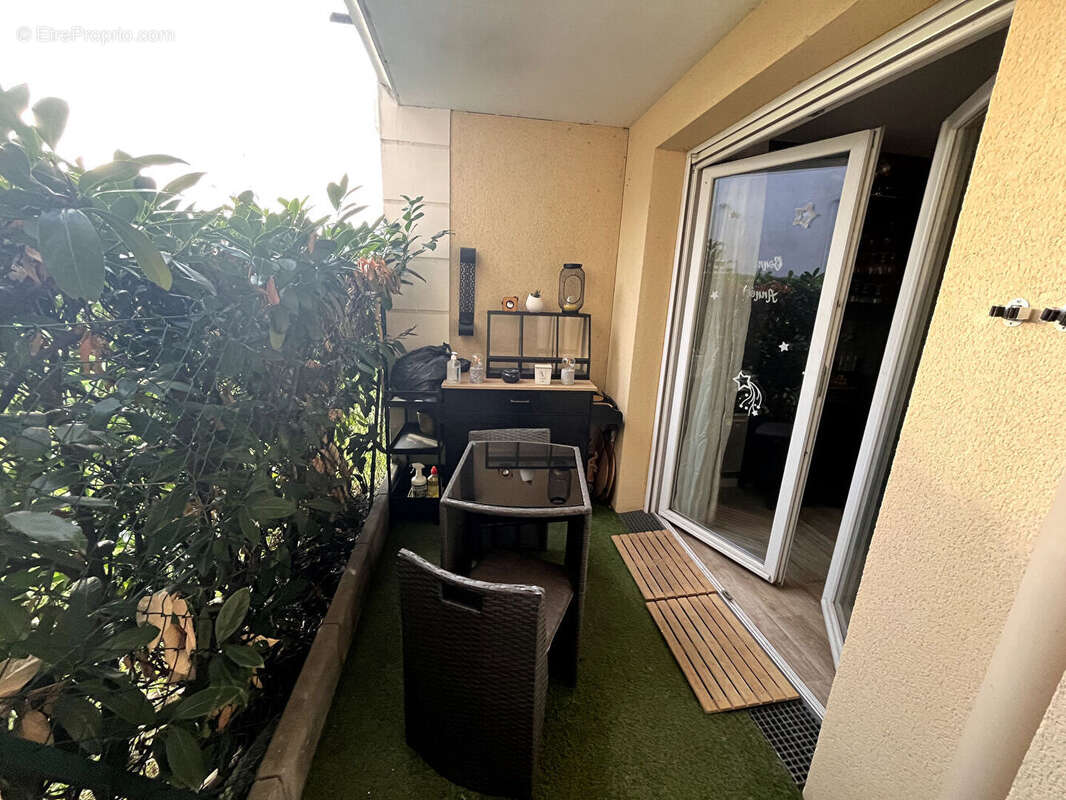 Appartement à CHANTELOUP-LES-VIGNES