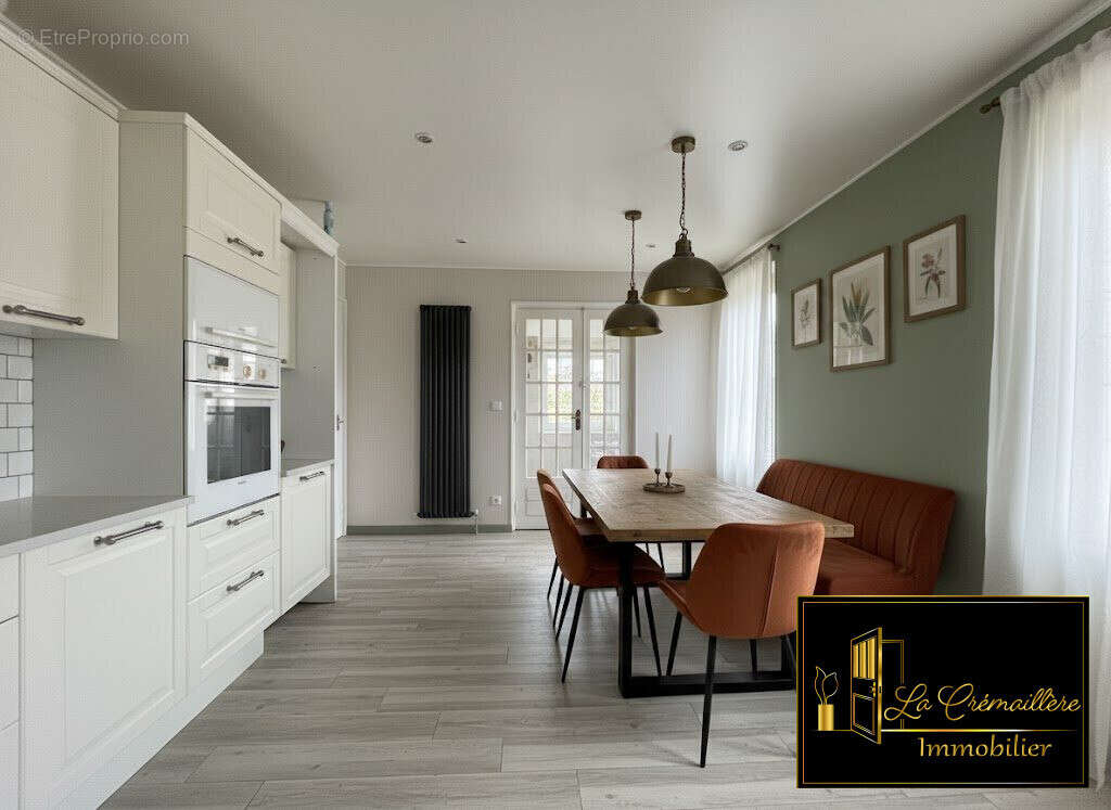 Cuisine avec coin dinatoire réaliser par IA   - Maison à SAINT-CHERON