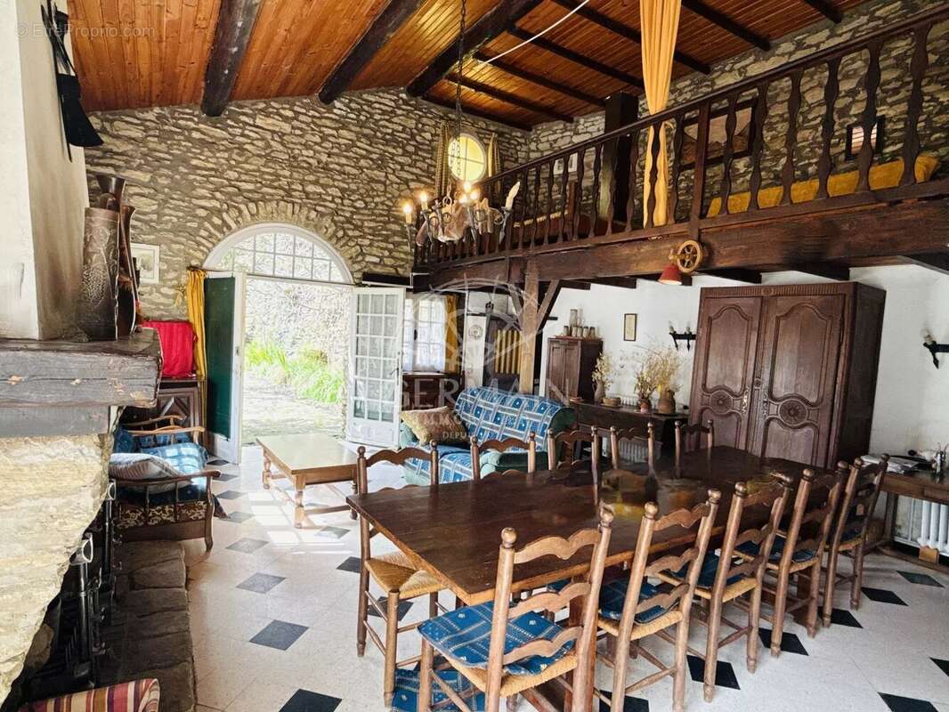 Maison à SAUMANE-DE-VAUCLUSE