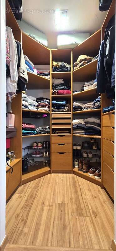 Appartement à DREMIL-LAFAGE