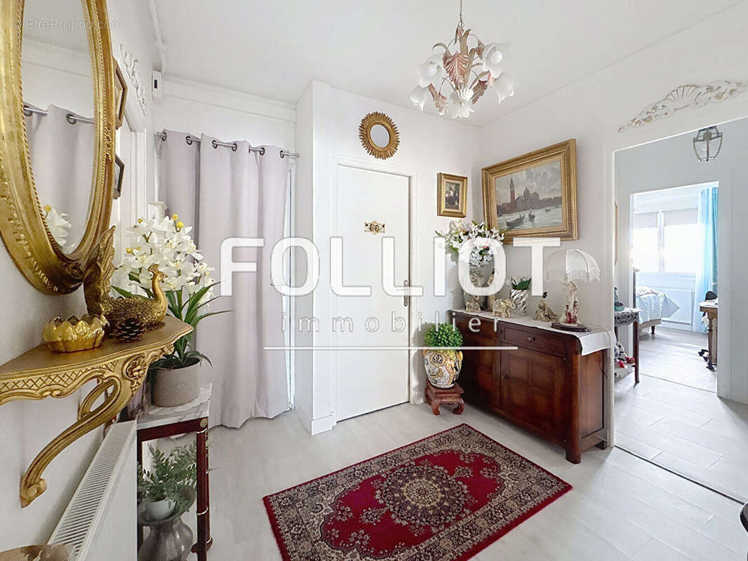 Appartement à DONVILLE-LES-BAINS