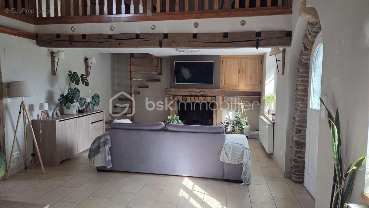 Maison à BOURG-FIDELE