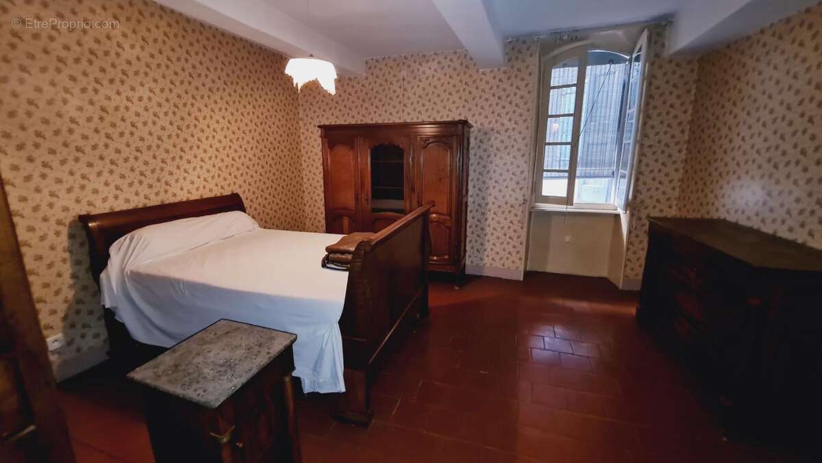 Maison à LEZAN