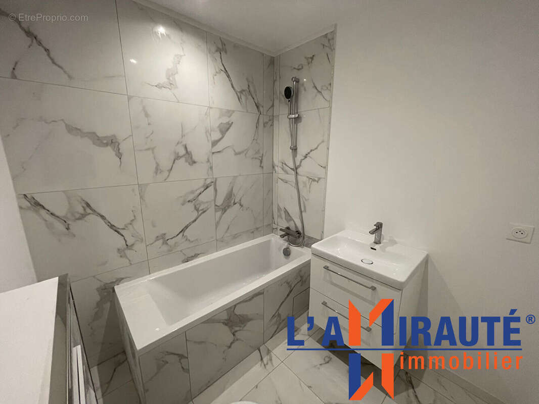 Maison à SARTROUVILLE