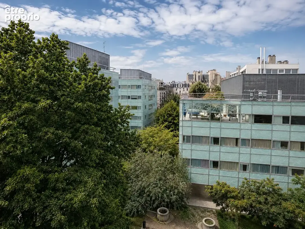 Paris 15e - seul au dernier étage: 80 m² de charme à réinventer - photo 9
