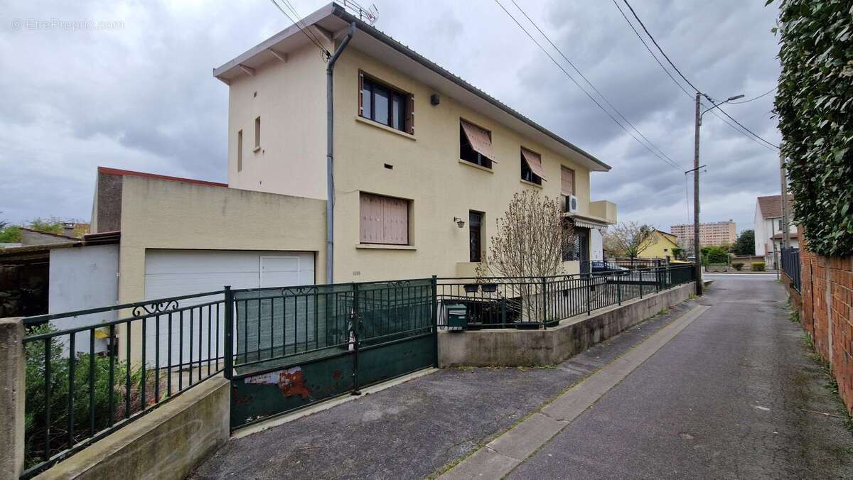 Commerce à NEUILLY-SUR-MARNE