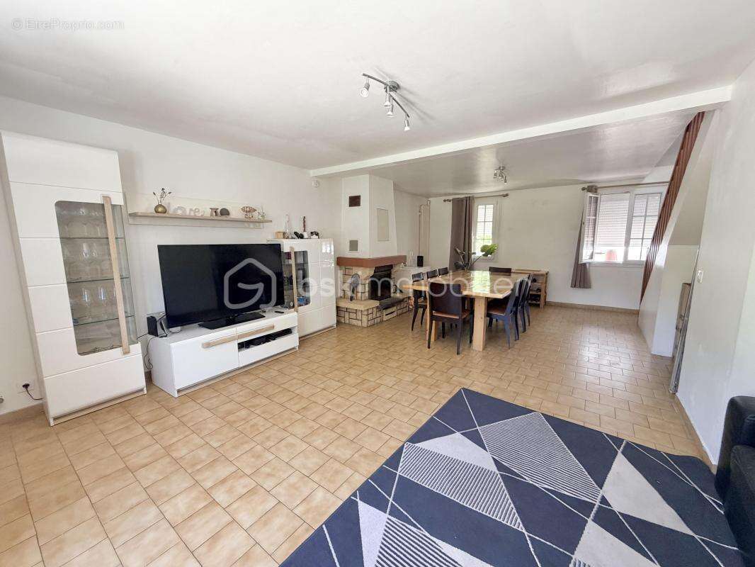 Maison à PONTAULT-COMBAULT